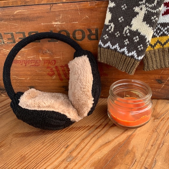 ✨CABLE KNIT + FAUX FUR EAR MUFFS✨ - Picture 4 of 6